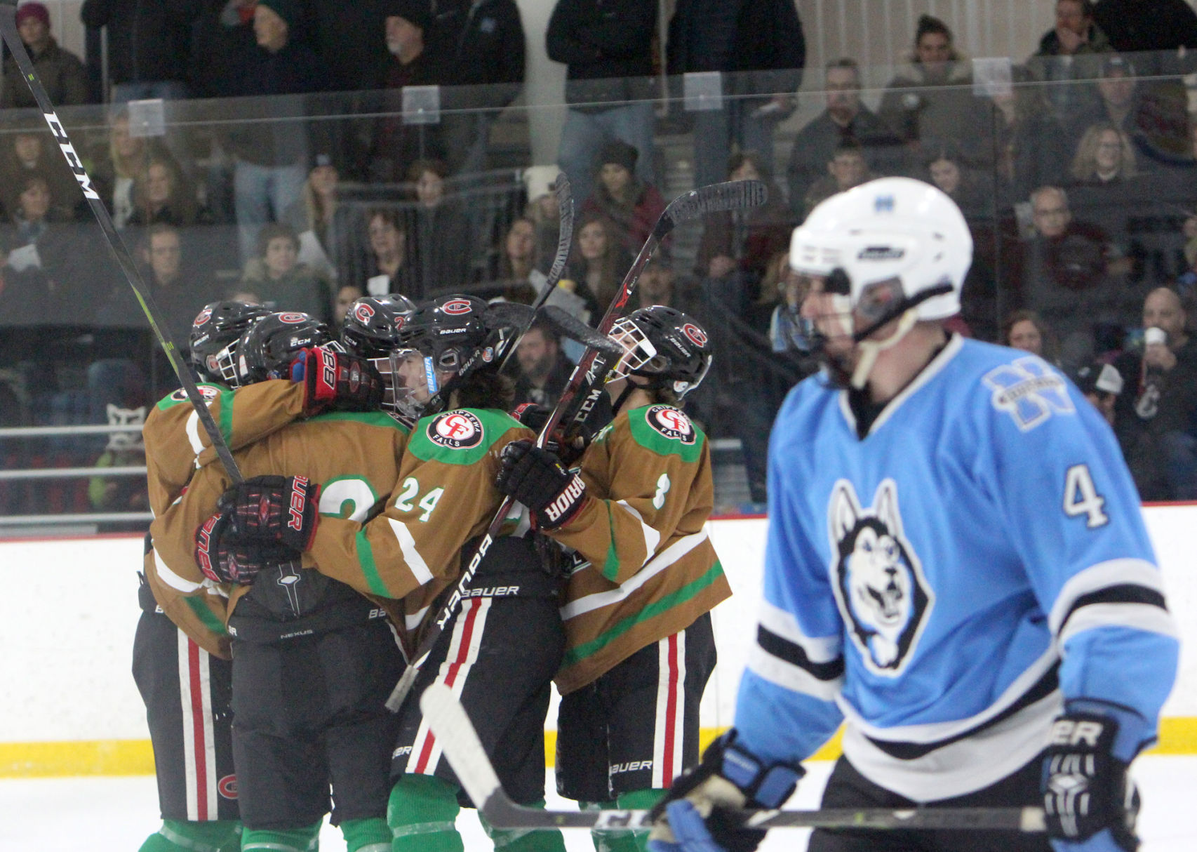 Eau Claire North at Chi-Hi boys hockey 1-8-19